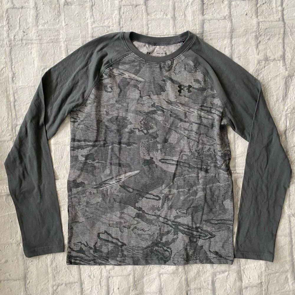 Under armour youth boys L Longsleeve Crewneck camo grey shirt